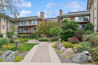 6 Oak Brook Club Dr Unit K202, Oak Brook, IL 60523