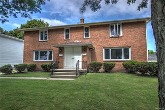 86 Marine Dr, Amherst, NY 14228
