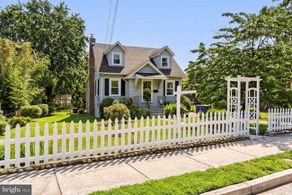 881 N Frederick St, Arlington, VA 22205