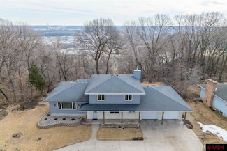 1810 Mary Ln, North Mankato, MN 56003