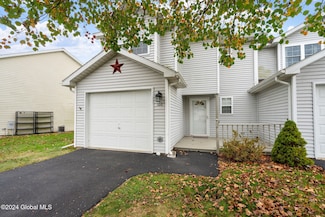 100 Marsdale Ct, Selkirk, NY 12158