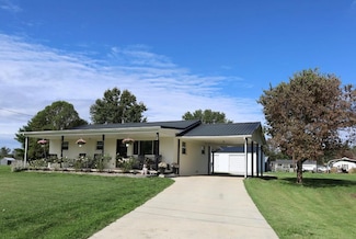 12 Fourth St, South Shore, KY 41175