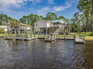 21 Shoreline Dr, Panacea, FL 32346