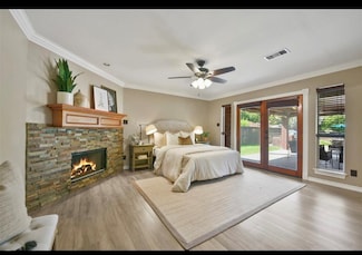 2204 Airline Dr, Friendswood, TX 77546
