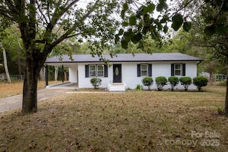 427 Green Lake Rd, Rockingham, NC 28379