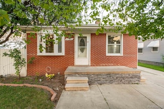 27390 Seyburn Ave, Warren, MI 48092