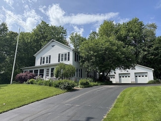 28 Cascade St, Essex Junction, VT 05452