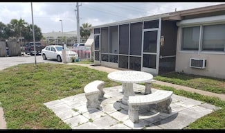 2213 Lincoln St, Hollywood, FL 33020