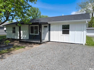 116 S Ballentine Ave, Du Quoin, IL 62832