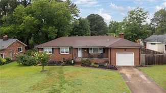 2440 Sir Lance Dr, Chesapeake, VA 23325