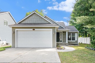 8100 Shenandoah Ln, Howard City, MI 49329