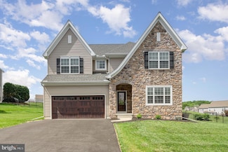 7038 Woodsman Dr, Harrisburg, PA 17111