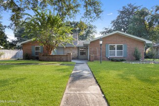 1220 Wellington Ln, Ocean Springs, MS 39564