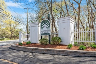 500 Brookside Dr Unit D, Andover, MA 01810