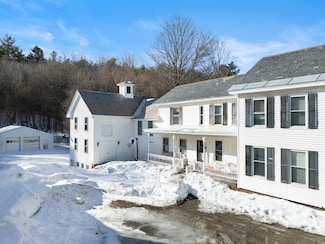 36 Spruce St, Brattleboro, VT 05301