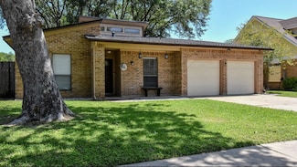 15 Murex St, Bay City, TX 77414