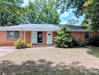 108 Imperial Dr, Eufaula, AL 36027