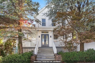 46 Garden Place, Edgewater, NJ 07020