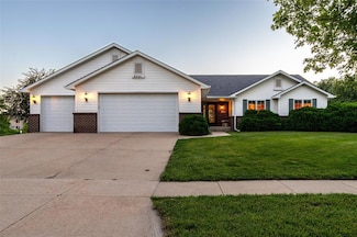 4001 Wembley Ave, Ames, IA 50010
