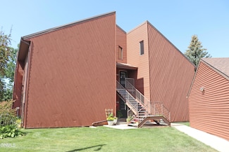 3082 Manchester St, Bismarck, ND 58504