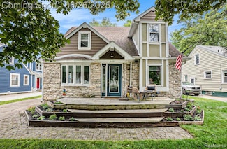 618 Walnut Ave, Royal Oak, MI 48073