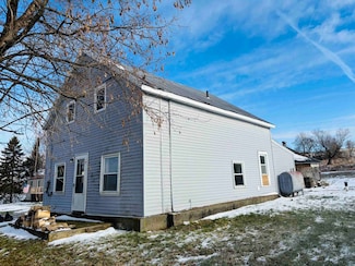 293 Central St, Sheldon, VT 05483