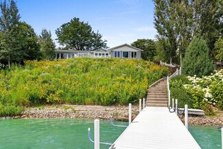 2057 Lost Dauphin Rd, de Pere, WI 54115