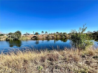 1633 NW 7th Ave, Cape Coral, FL 33993