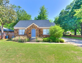 130 E 8th St, Edmond, OK 73034