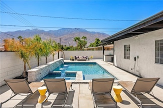 589 S Mountain View Dr, Palm Springs, CA 92264