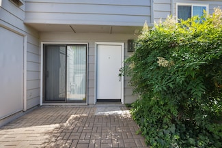 230 W Rumble Rd Unit B, Modesto, CA 95350