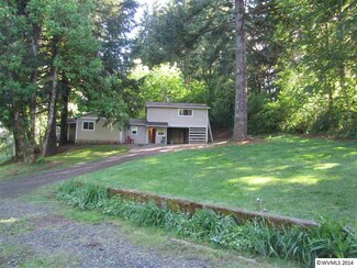 379 6th St, Falls City, OR 97344