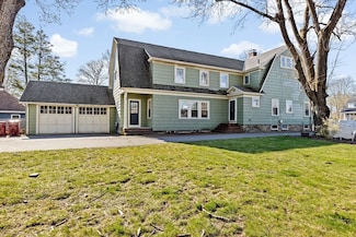 35 Bourne St, Middleboro, MA 02346