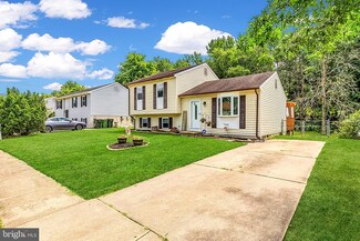 8 Julie Ln, Newark, DE 19711