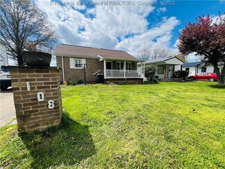 1108 Henrietta St, Ravenswood, WV 26164