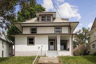 207 W Main St, West Branch, IA 52358