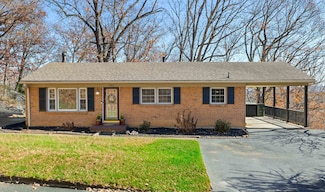 582 Hilltop Dr, Staunton, VA 24401