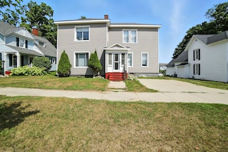 332 W Upton Ave, Reed City, MI 49677