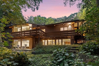 1875 Troy Ln N, Plymouth, MN 55447