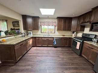 1506 S 8th St, Aberdeen, SD 57401