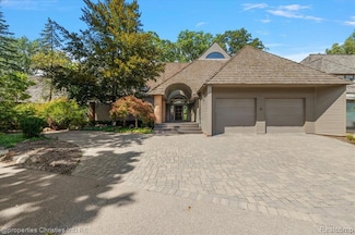 40 Scenic Oaks Dr N, Bloomfield Hills, MI 48304