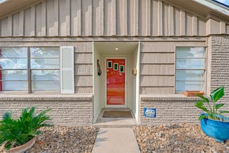 6018 Berendo St, Houston, TX 77092