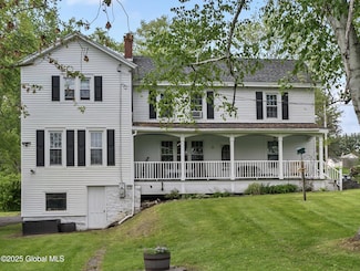 202 Steadwell Rd, Amsterdam, NY 12010