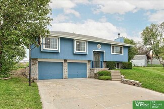 8920 S 142nd Avenue Cir, Omaha, NE 68138