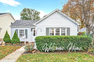 25 Wildwood Ave, Fords, NJ 08863