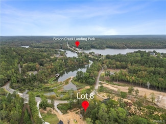 8 Holly Springs Rd, Northport, AL 35475