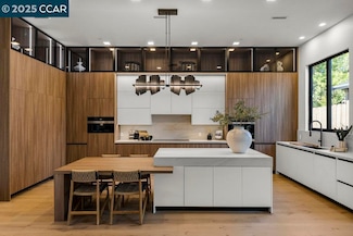 720 Laurel Dr, Walnut Creek, CA 94596