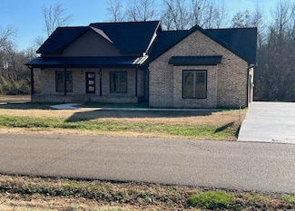 420 Sand Hill Rd, Martin, TN 38237