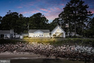 13 Leming Ave, Reedville, VA 22539