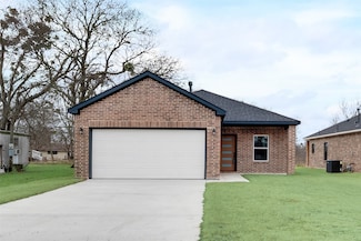 308 N 5th St, Quinlan, TX 75474